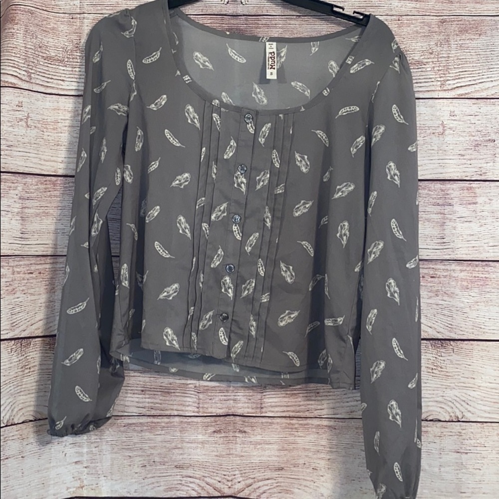 MUDD Long sleeve feather print size Small 3/20$